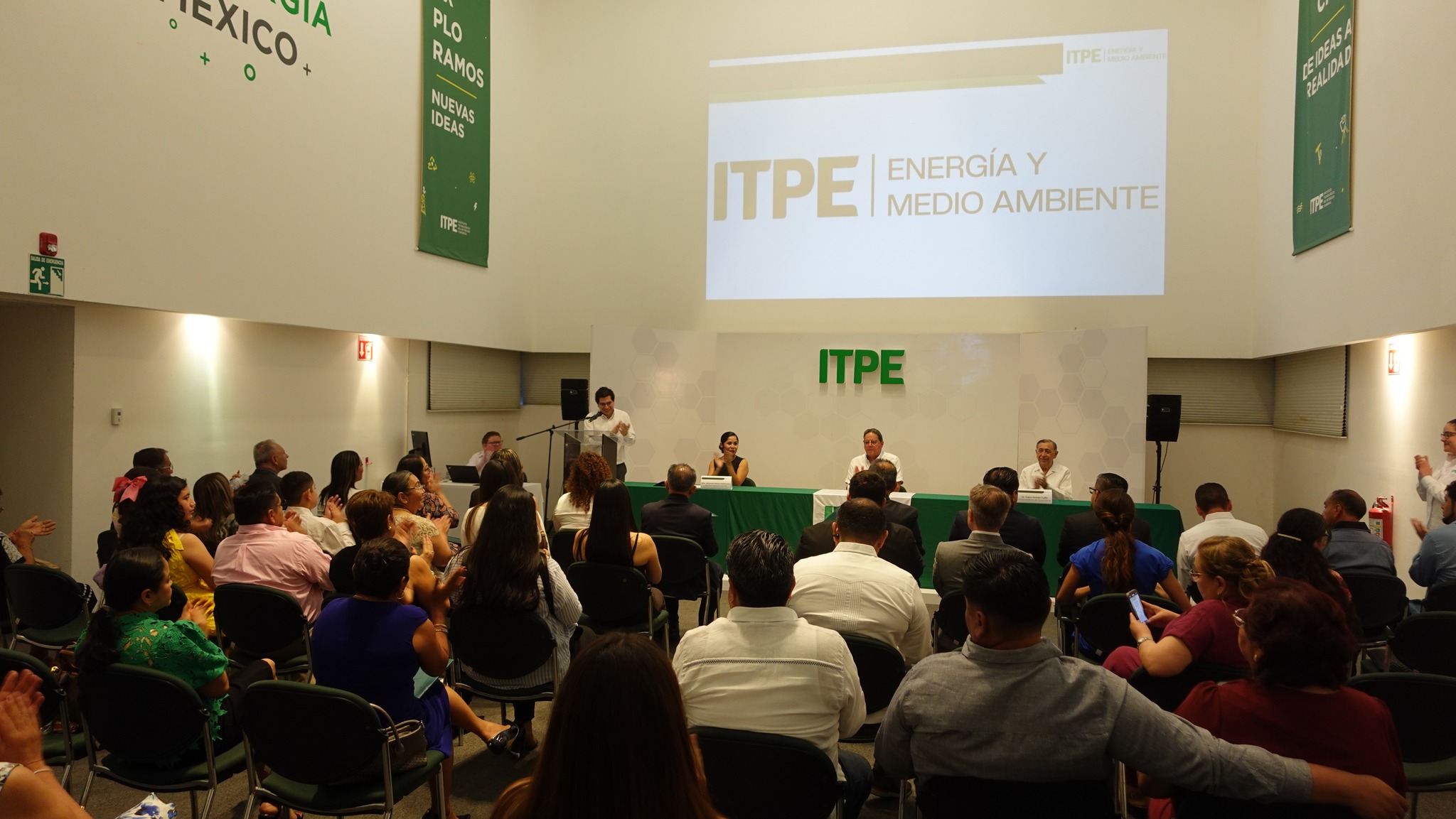 Celebrando a la generación 2025